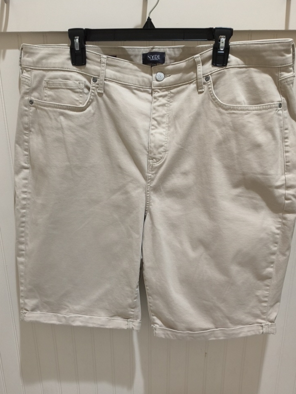 NYDJ Women's Flat Front Cream Shorts